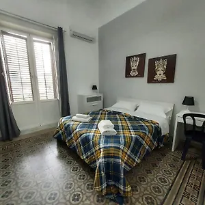 La Casa Del Moro - All' Opera Bed and breakfast